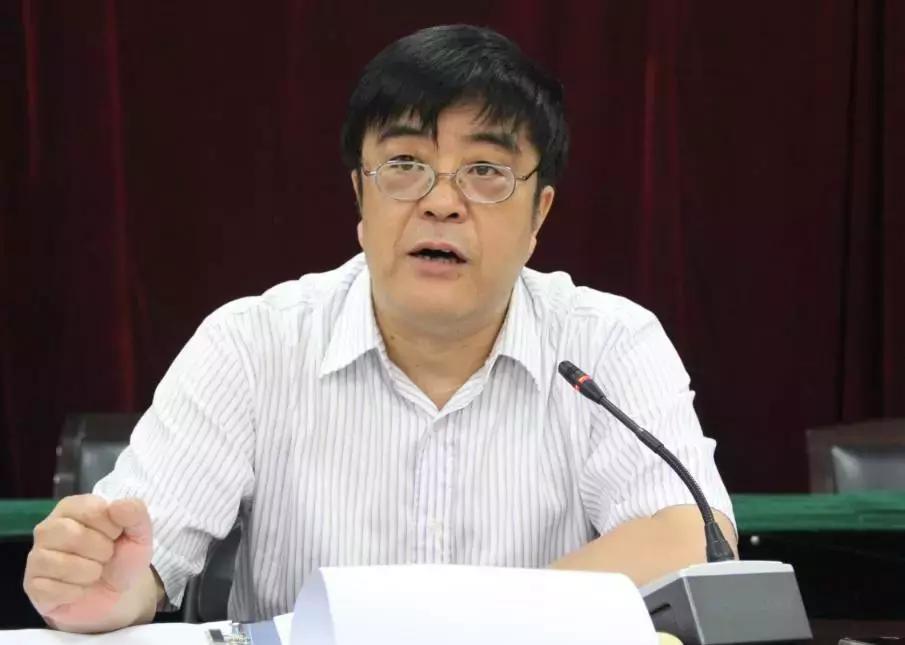 特讯（小猴戏耍龙天宫，一南十北跑码头）打一动物谜底