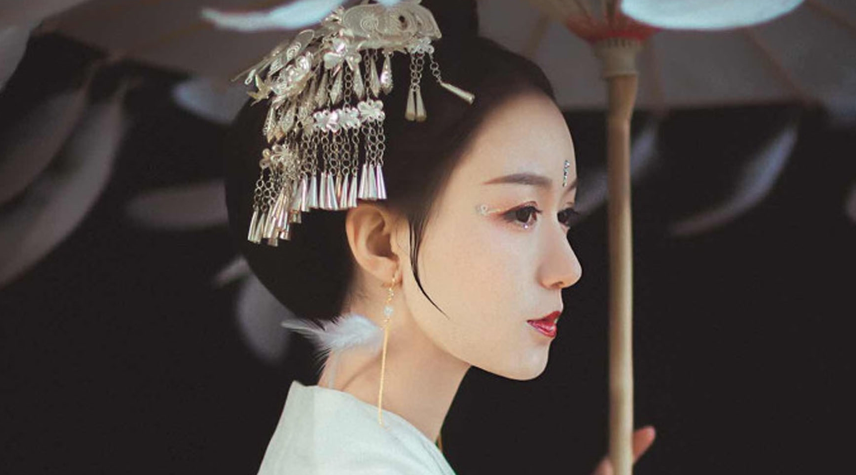 专家解析（今期生肖开金花，道人玄机送大家）猜一准确数字