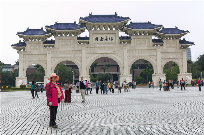 逐项解读（东征西站）打一动物