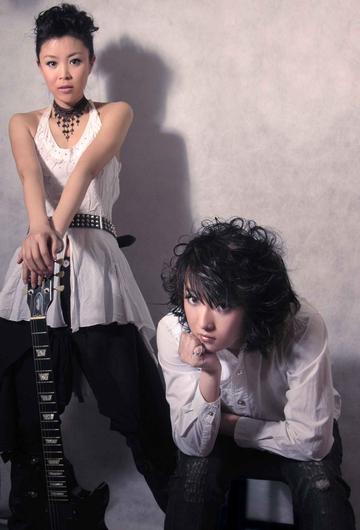 实战解析（勤劳人家忙地头，吉人天相八面财）打一最佳生肖