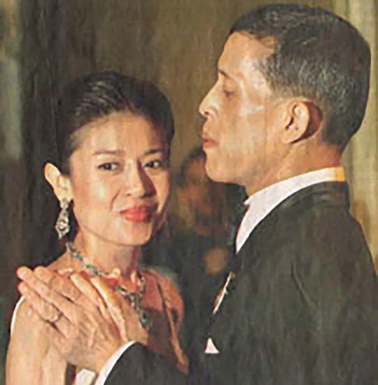 权威解读（安土重迁不忘本，披发左衽迎旧人）猜一生肖