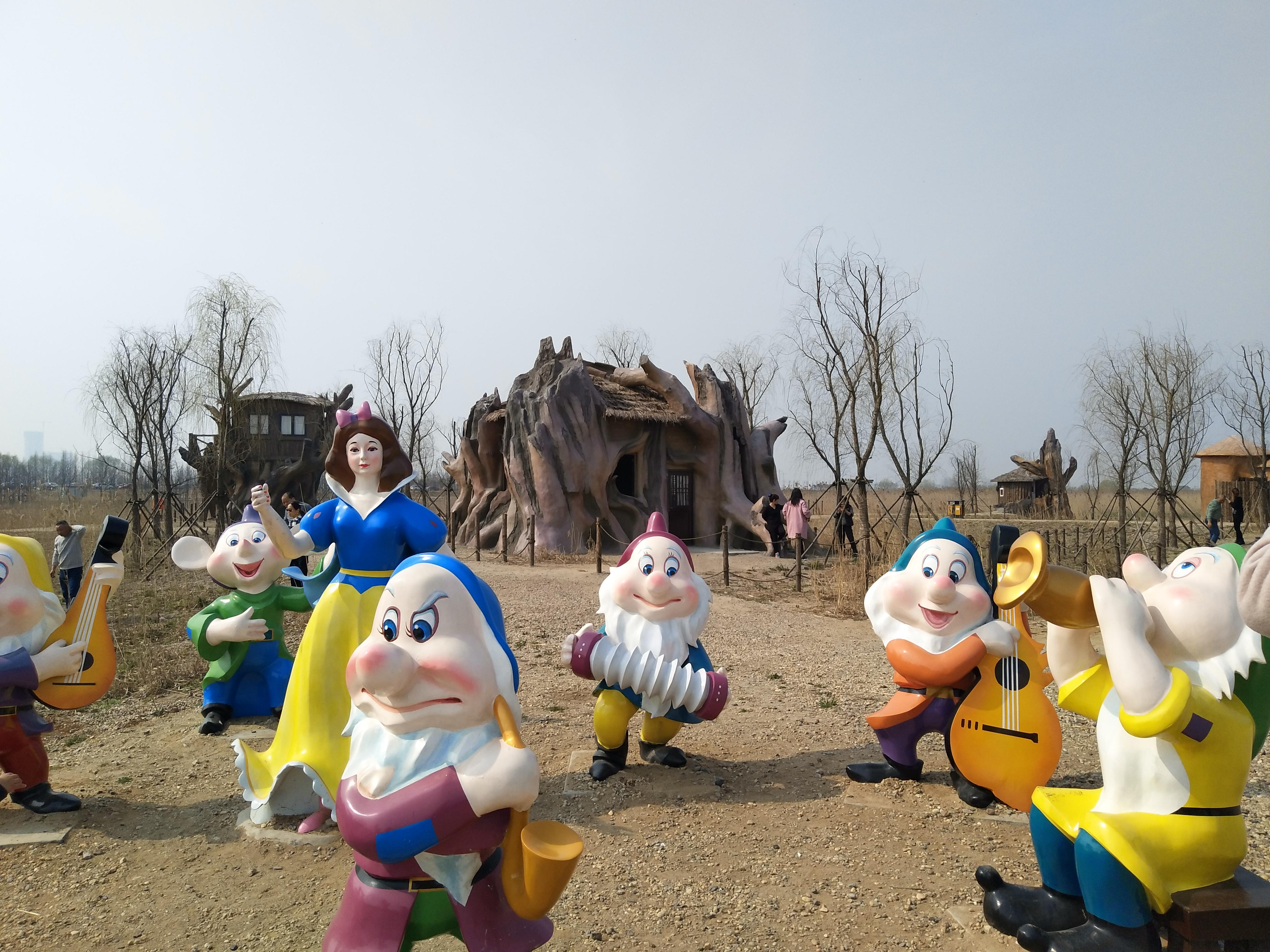 行家点评（玄机中看二九合，老鸹窝里出凤凰）打一准确动物