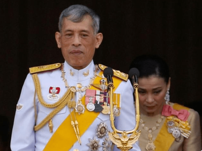 家点评（安土重迁不忘本，披发左衽迎旧人）猜动物